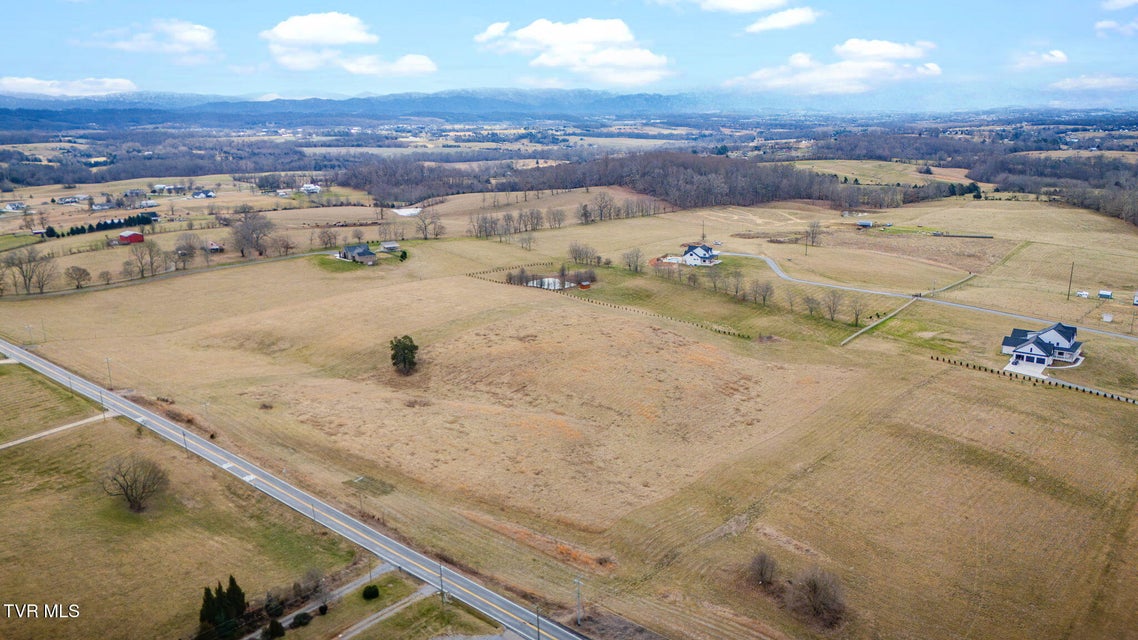 Photo #10: 1502 Highway 81 N 