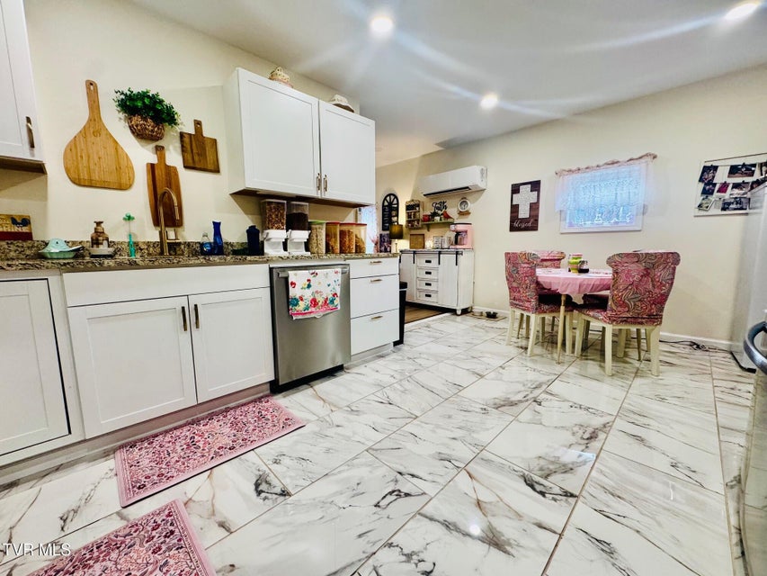 Photo #51: 1705 Millard Street