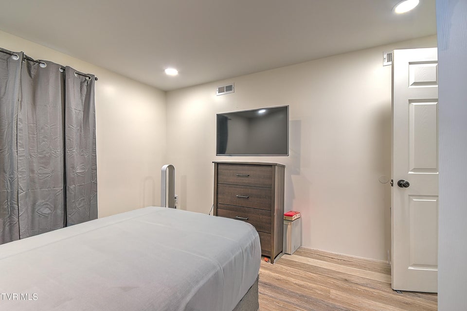 Photo #27: 127 Patrick Lane