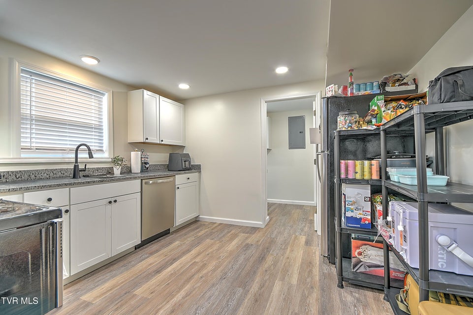 Photo #23: 127 Patrick Lane