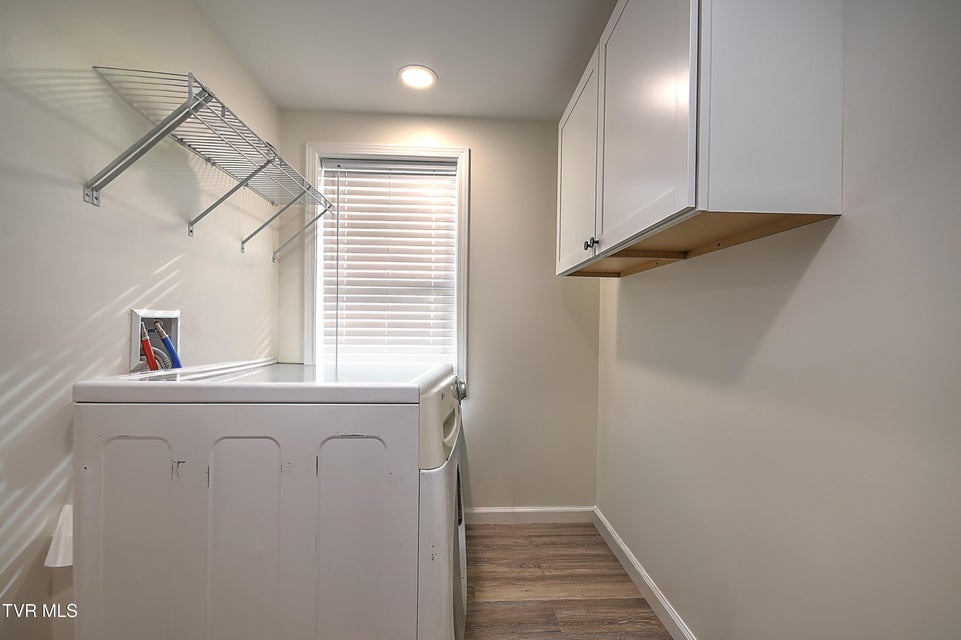 Photo #25: 127 Patrick Lane