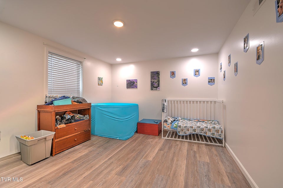 Photo #14: 127 Patrick Lane