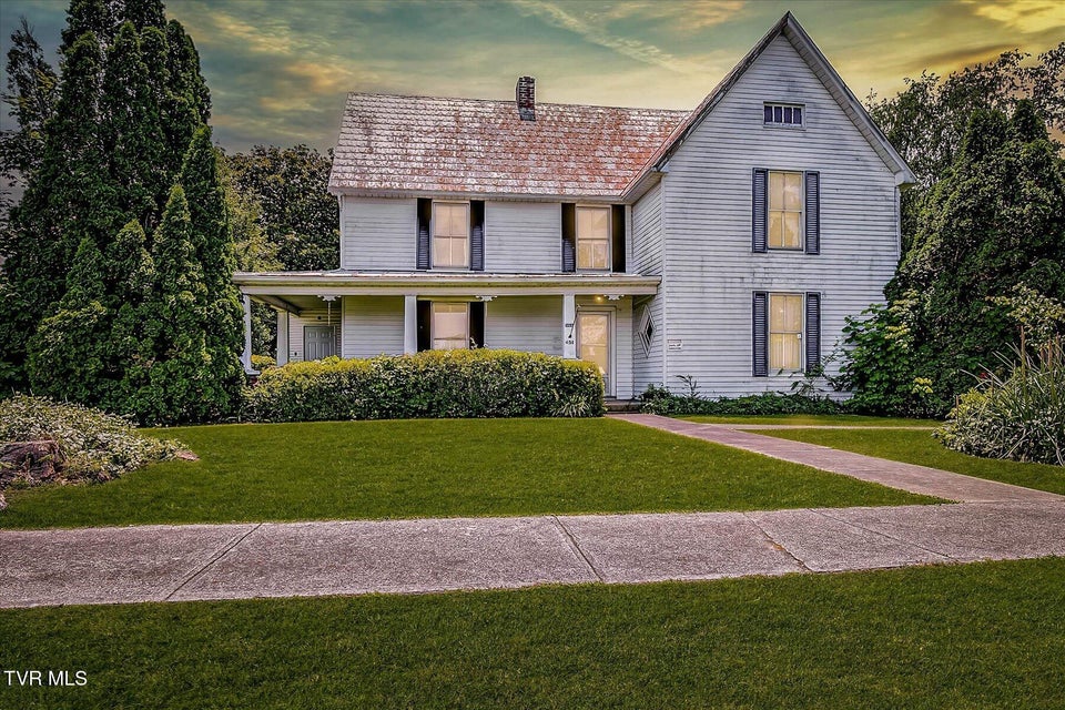 Photo #2: 454 Cedar Street