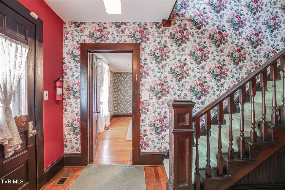 Photo #5: 454 Cedar Street