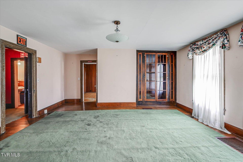 Photo #10: 454 Cedar Street