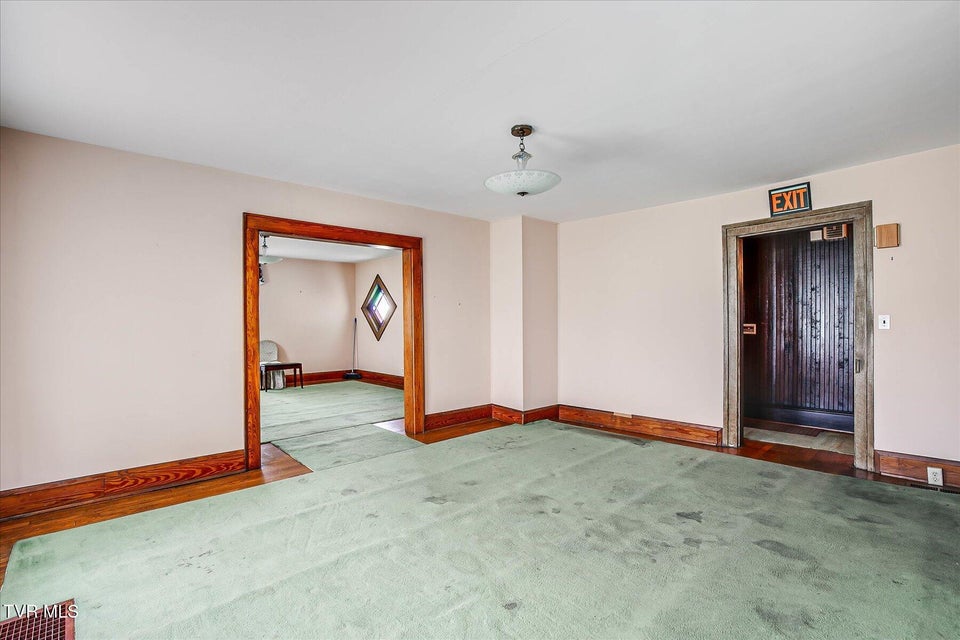 Photo #11: 454 Cedar Street