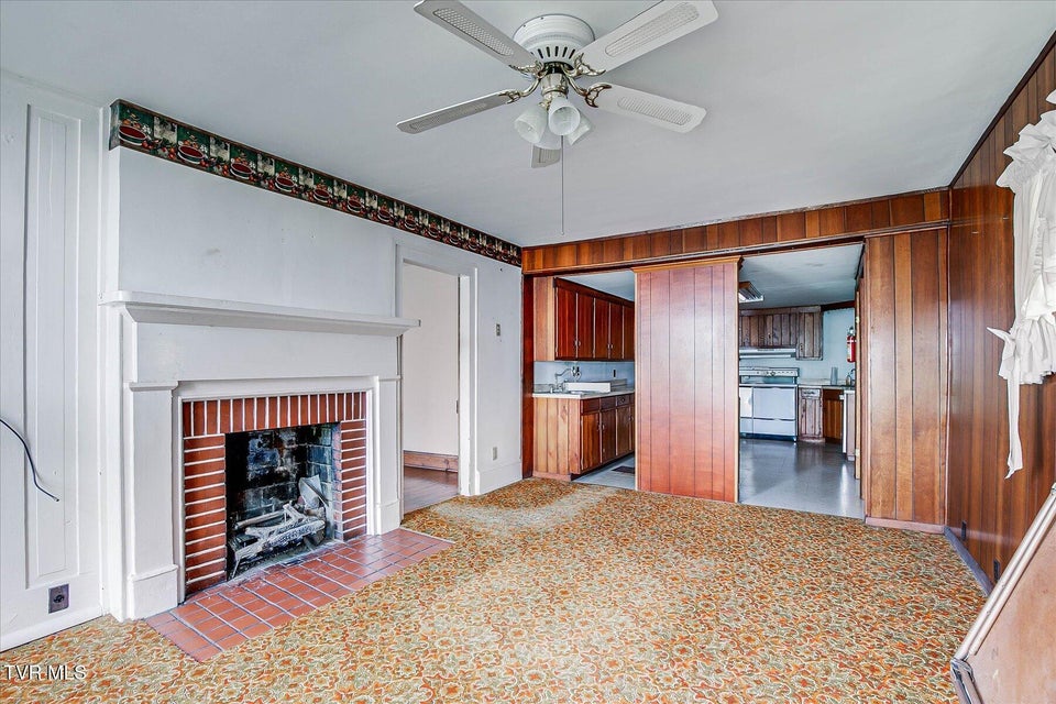 Photo #14: 454 Cedar Street