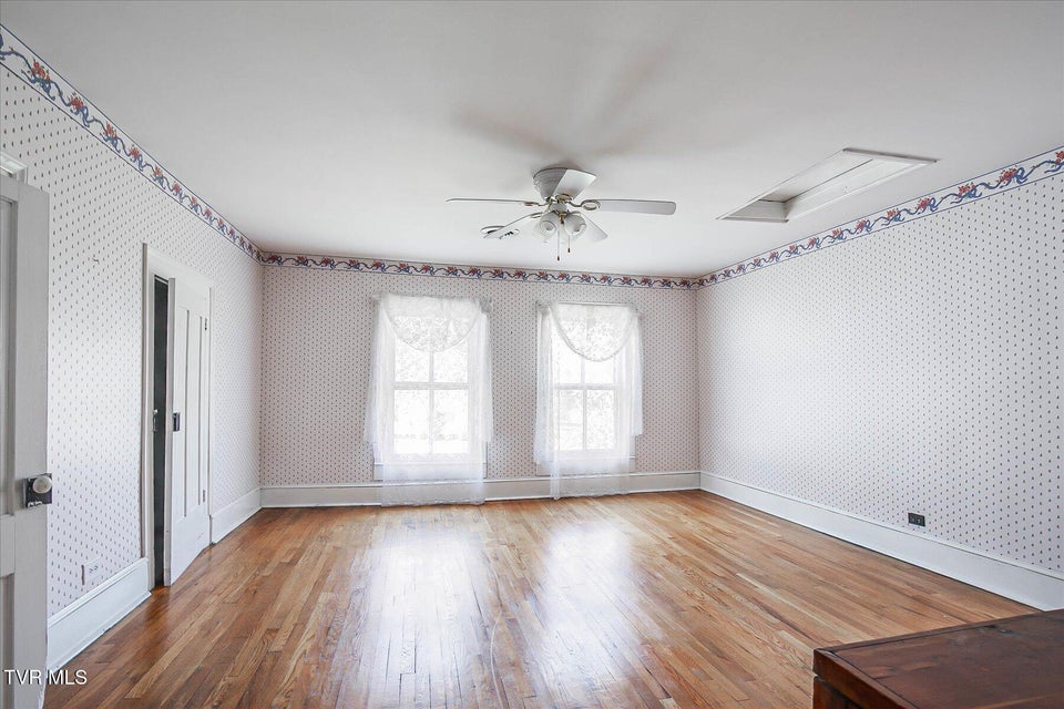 Photo #30: 454 Cedar Street