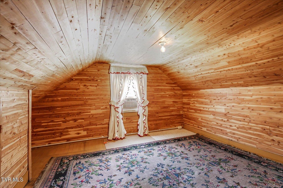 Photo #31: 454 Cedar Street