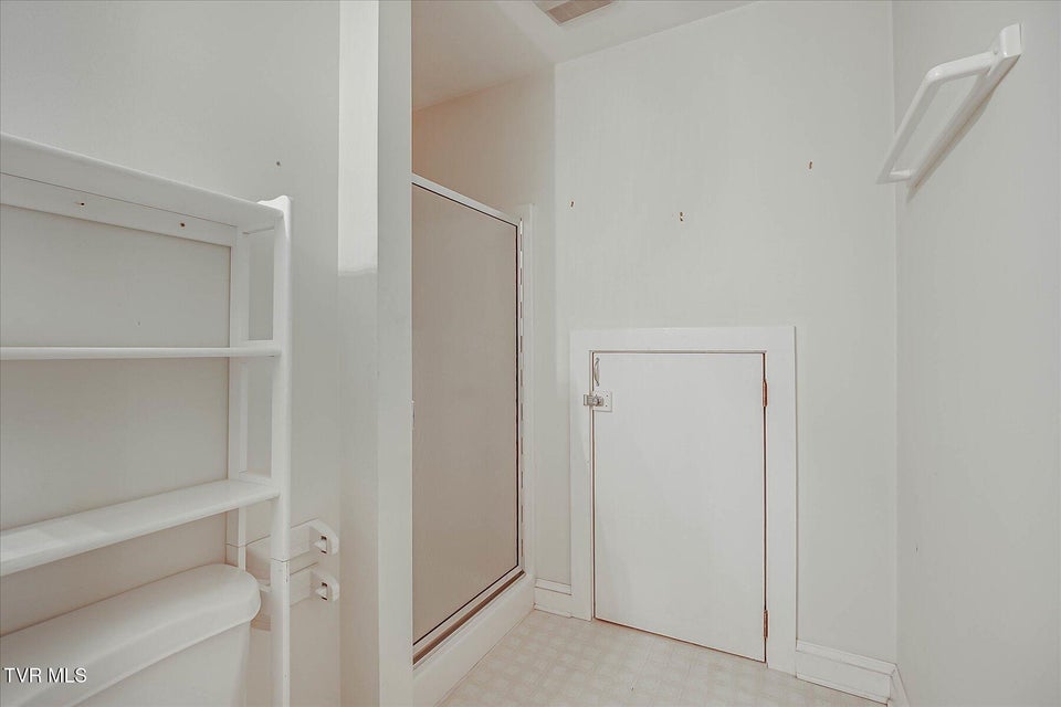 Photo #33: 454 Cedar Street