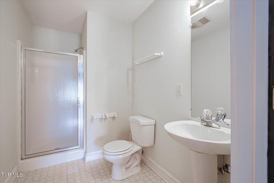 Photo #36: 454 Cedar Street