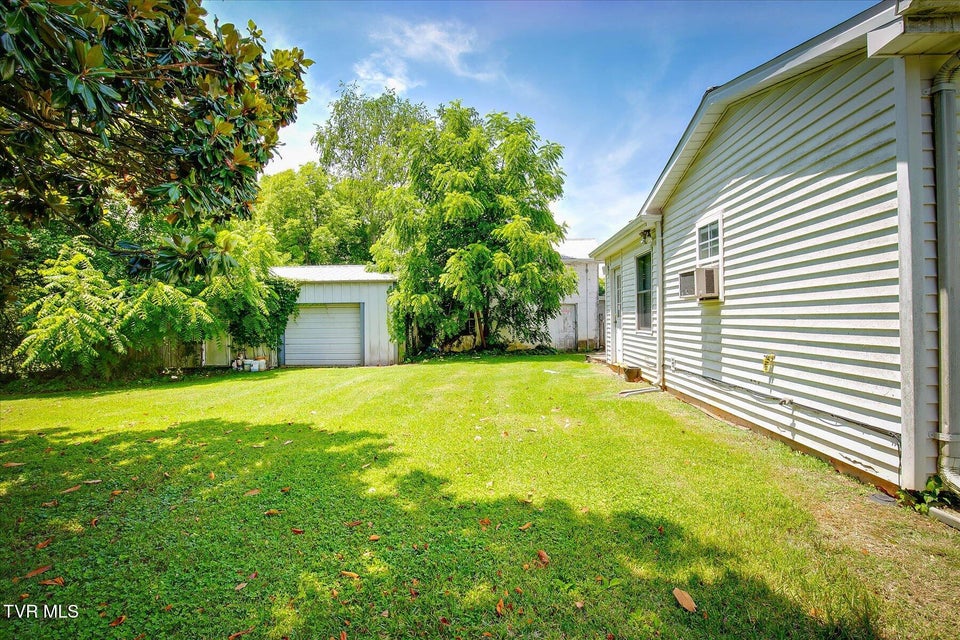 Photo #39: 454 Cedar Street