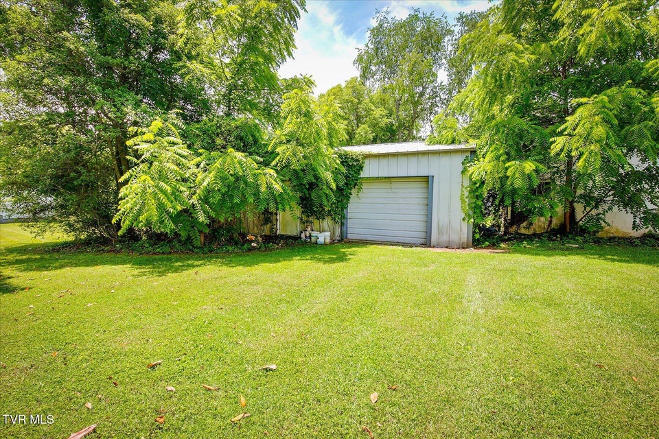 Photo #40: 454 Cedar Street