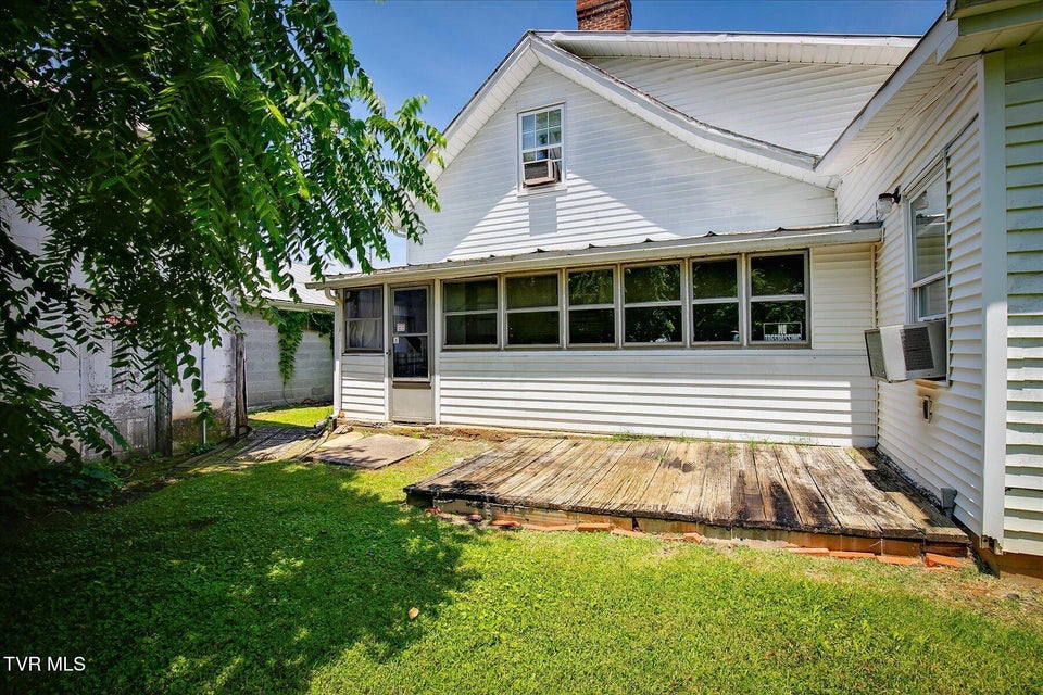 Photo #42: 454 Cedar Street