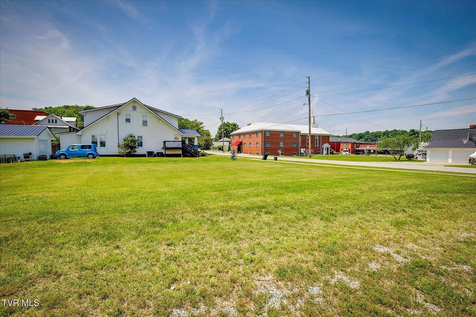 Photo #43: 454 Cedar Street