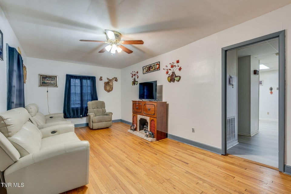 Photo #5: 2704 Fort Henry Drive