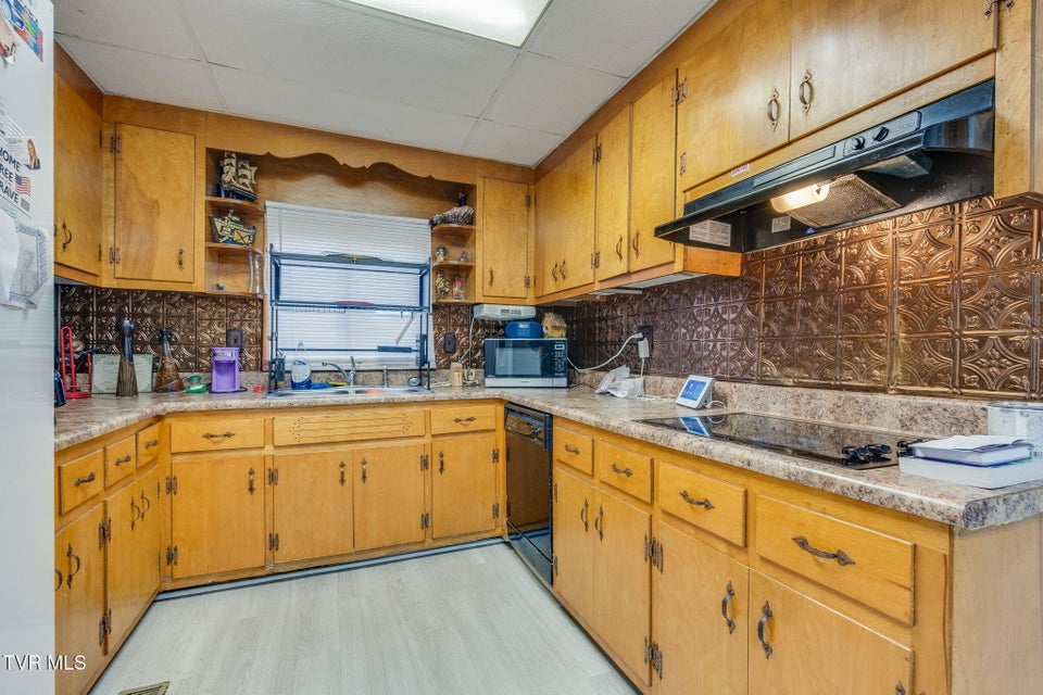 Photo #10: 2704 Fort Henry Drive