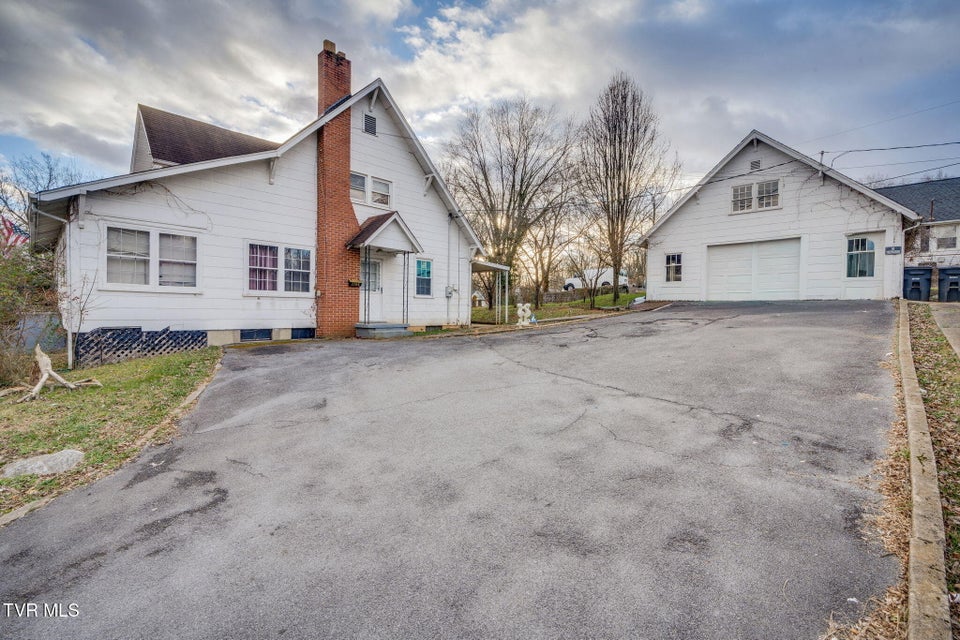 Photo #28: 2704 Fort Henry Drive