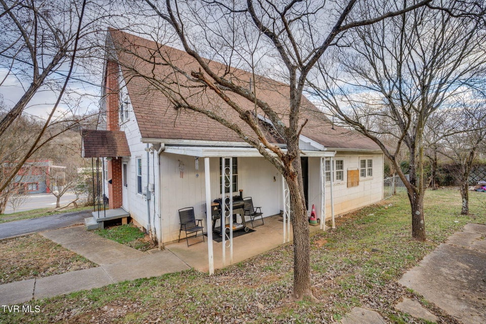 Photo #31: 2704 Fort Henry Drive