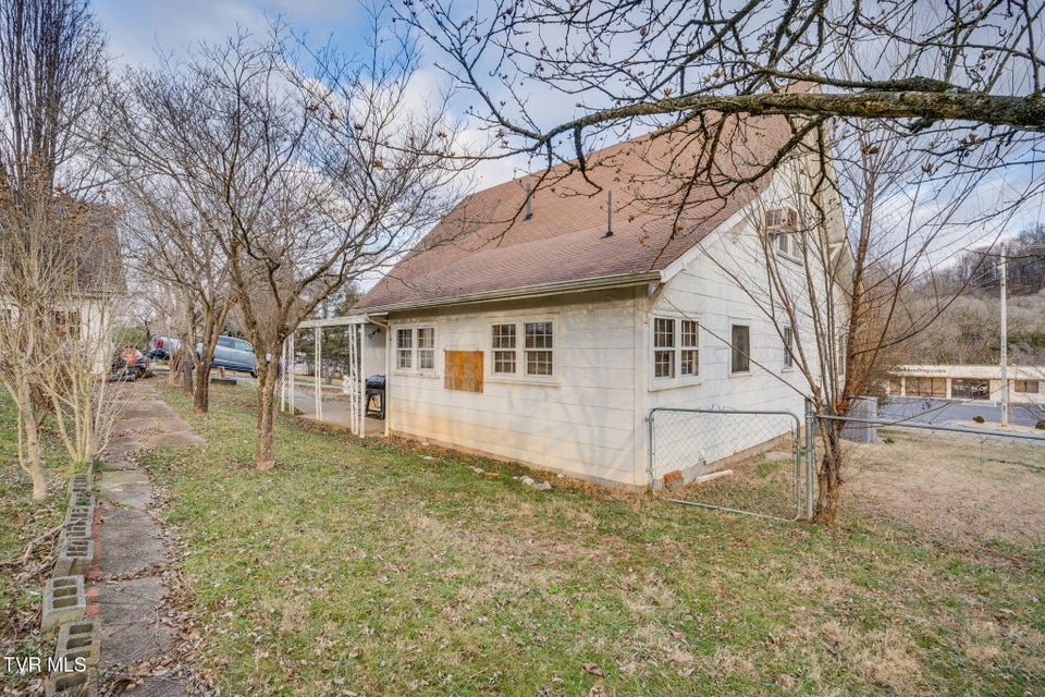 Photo #32: 2704 Fort Henry Drive