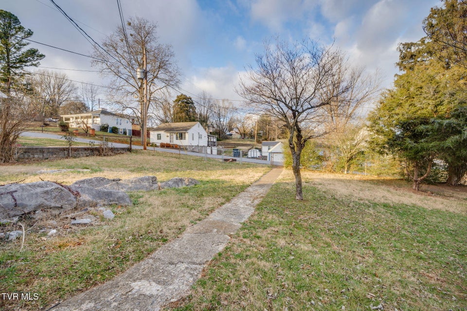 Photo #35: 2704 Fort Henry Drive