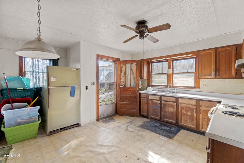 Photo #28: 663 6th Street