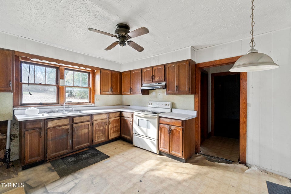 Photo #29: 663 6th Street