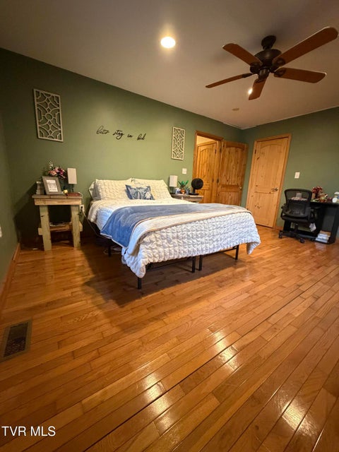 Photo #3: 1915 Dante Road