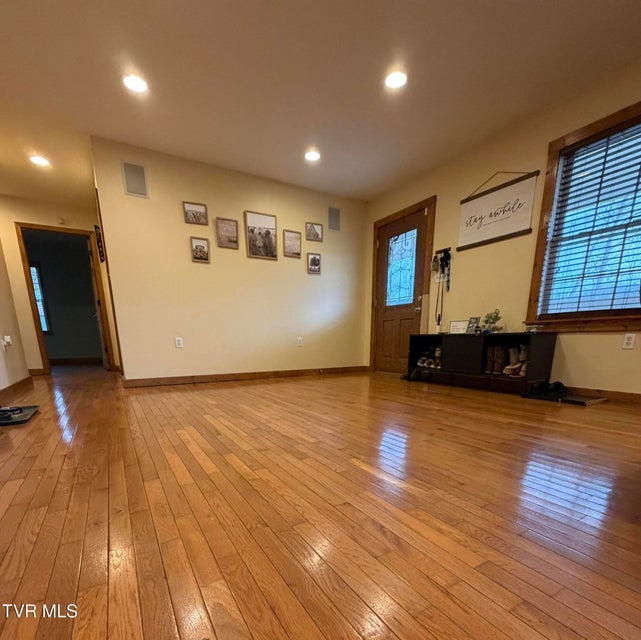 Photo #8: 1915 Dante Road