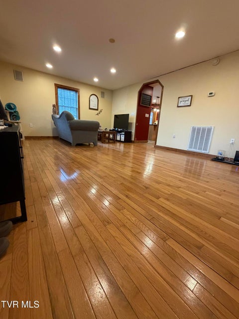 Photo #7: 1915 Dante Road