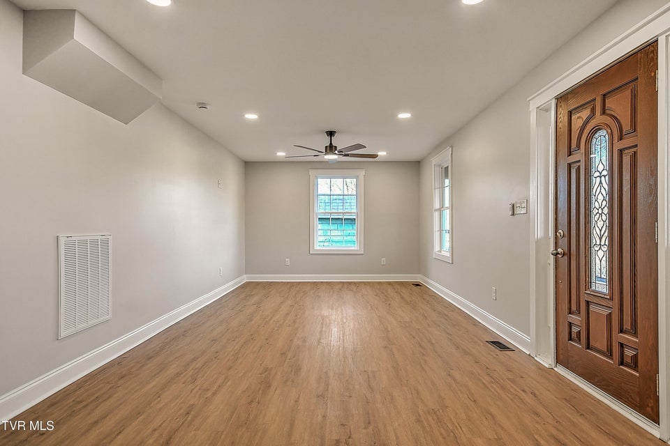 Photo #6: 104 Powell Street