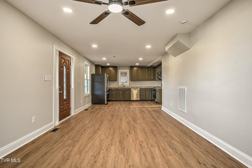 Photo #7: 104 Powell Street