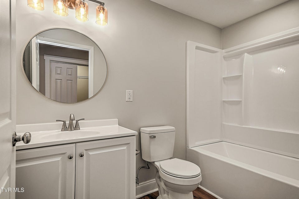 Photo #14: 104 Powell Street