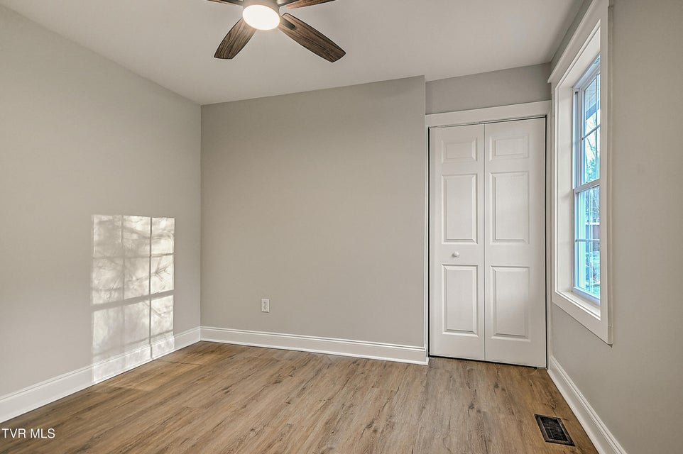 Photo #15: 104 Powell Street