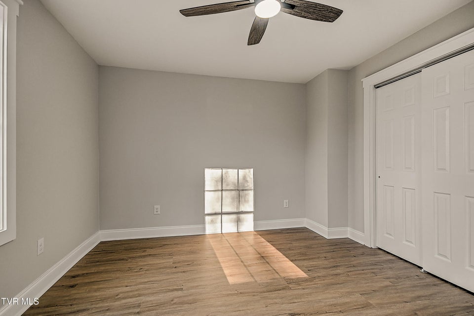 Photo #20: 104 Powell Street