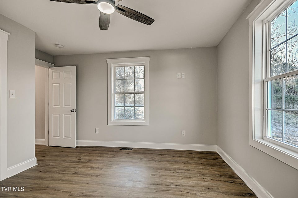 Photo #21: 104 Powell Street