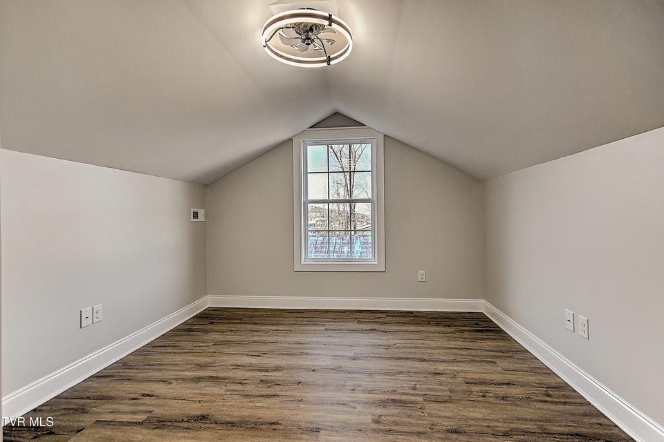 Photo #23: 104 Powell Street