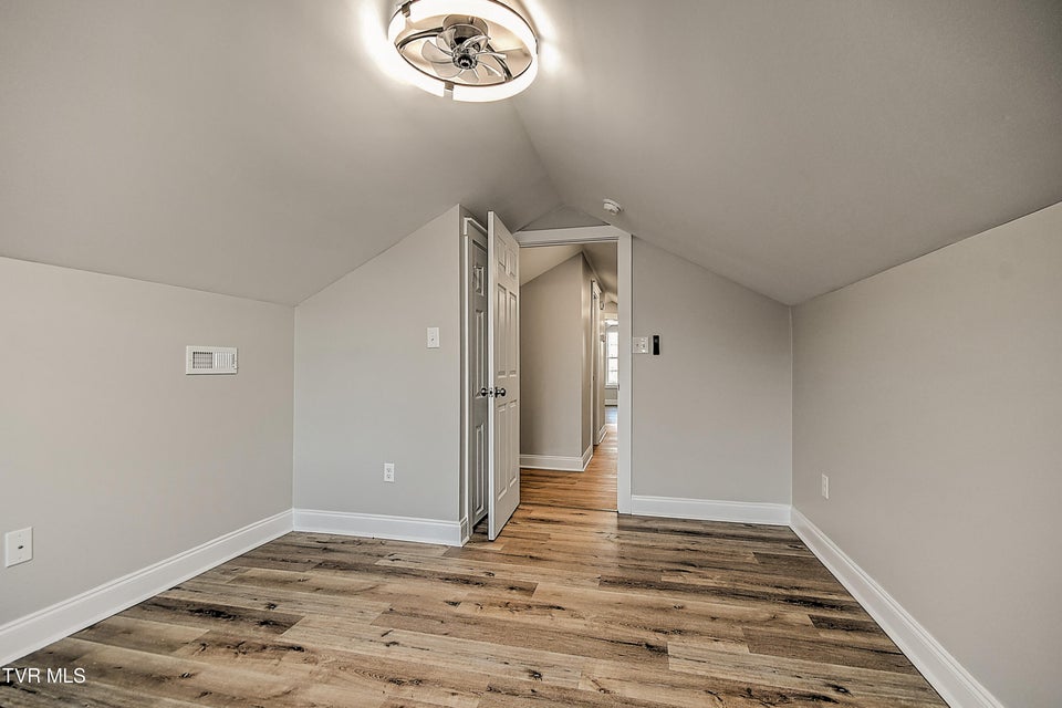 Photo #29: 104 Powell Street