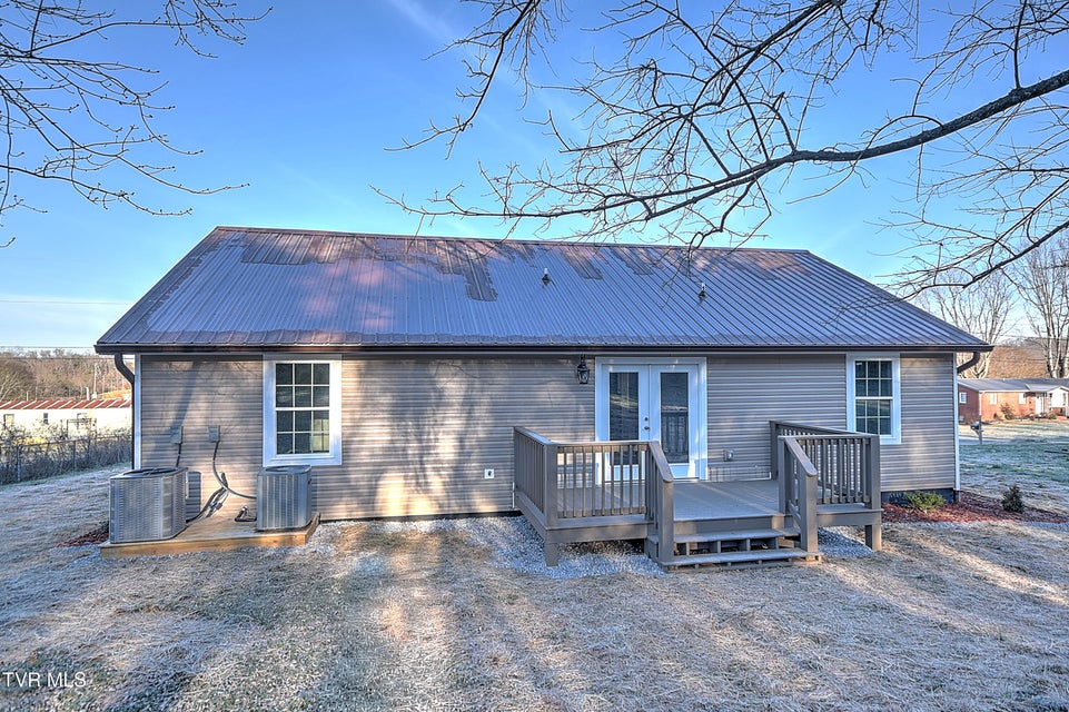 Photo #32: 104 Powell Street