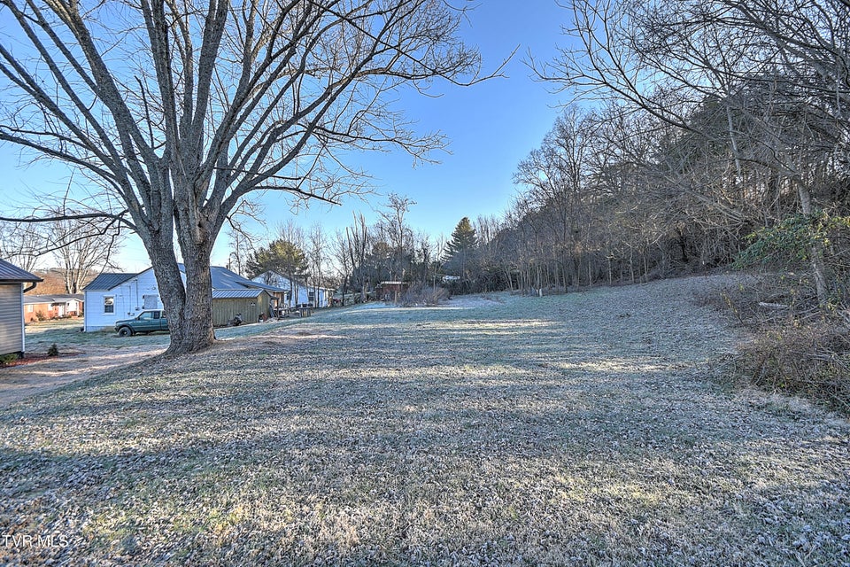 Photo #35: 104 Powell Street