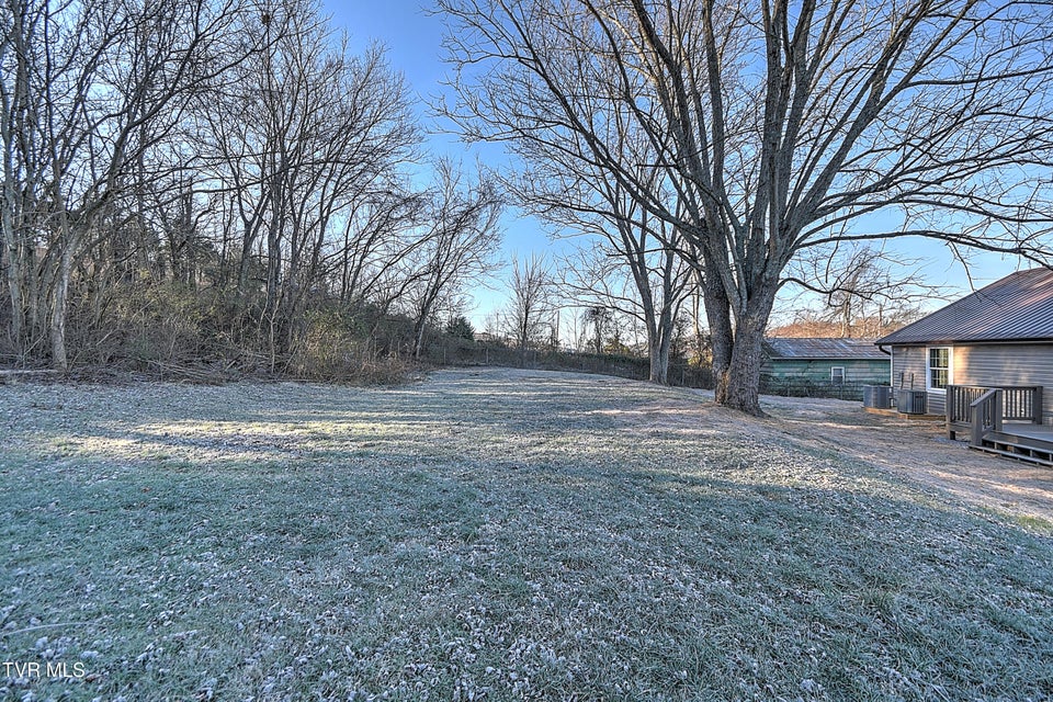 Photo #37: 104 Powell Street