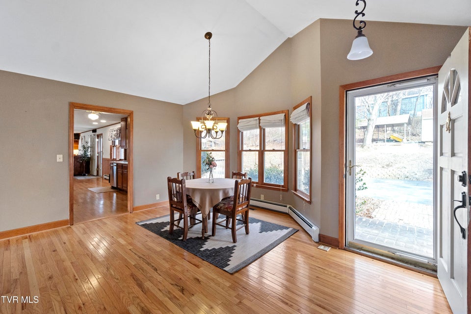 Photo #4: 534 White Oak Circle