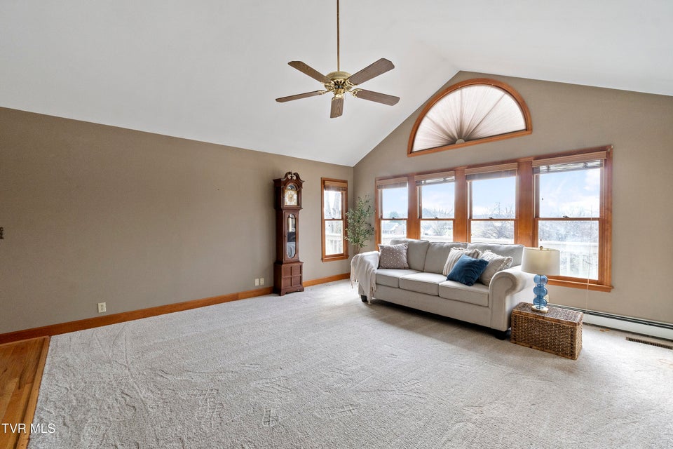 Photo #7: 534 White Oak Circle