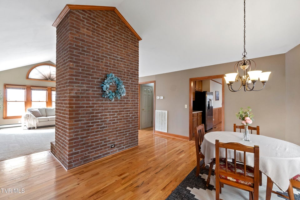 Photo #9: 534 White Oak Circle