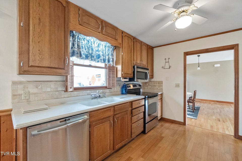 Photo #16: 534 White Oak Circle