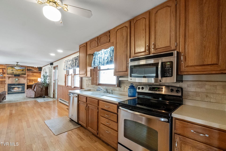 Photo #17: 534 White Oak Circle