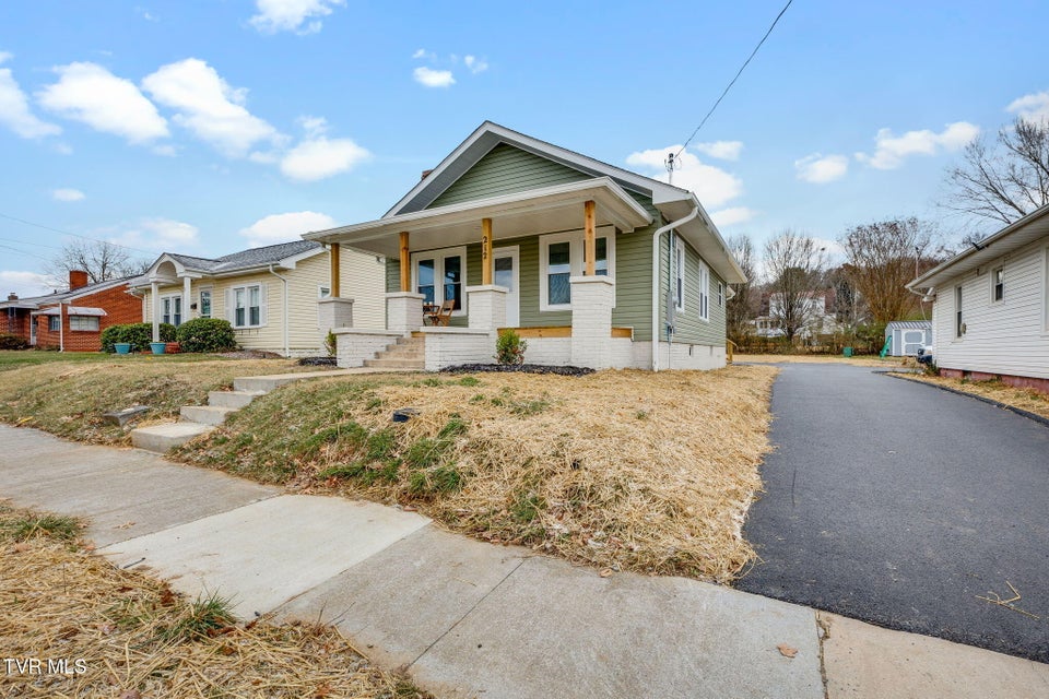 Photo #2: 212 H Street