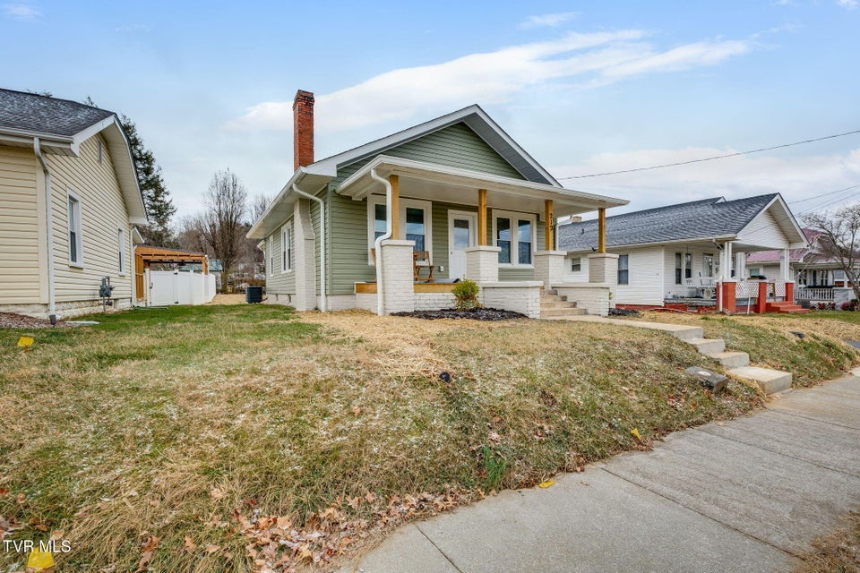 Photo #3: 212 H Street