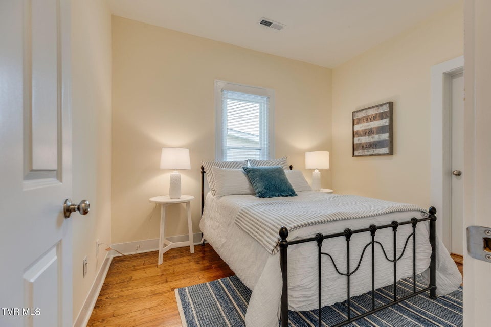 Photo #11: 212 H Street