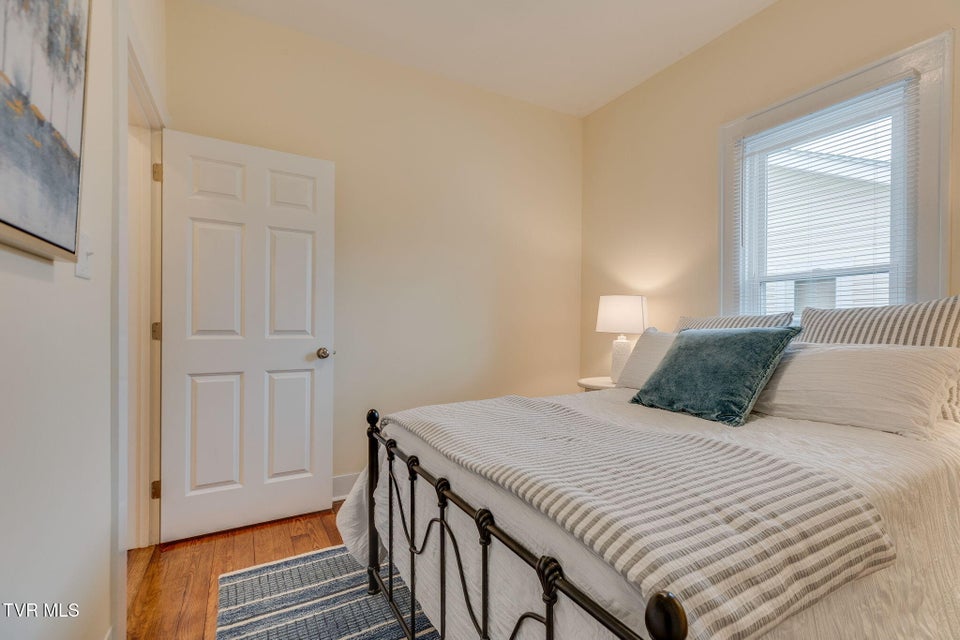 Photo #13: 212 H Street